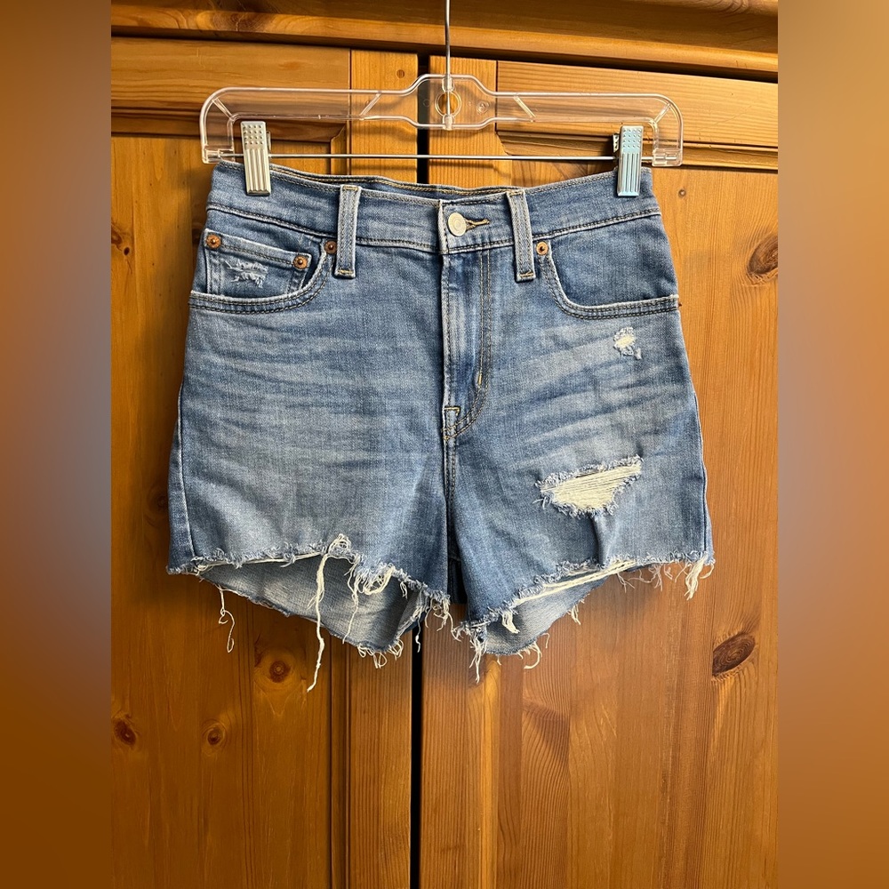 Levi's high rise jean shorts Women's size 25 stretchy